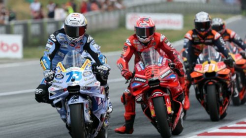 Jadwal Sprint Race MotoGP Valencia: Sabtu, 15 November 2025, Hasil FP1: Jack Miller Guncang Peta Kekuatan, Karakter Sirkuit Ricardo Tormo: Tempat Duel Jarak Dekat, Mengapa Sprint Race Malam Ini Penting?, Prediksi: Siapa yang Bisa Menang Malam Ini?, Cara Menonton Sprint Race MotoGP Valencia Malam Ini, Kesimpulan: Malam Penentuan di Valencia, Valencia Jadi Penentu Gelar? Jadwal Sprint Race MotoGP Malam Ini