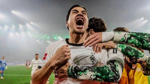 Bundesliga Angkat Topi untuk Kevin Diks Usai Cetak Gol Penalti Perdana di Derbi Rhine