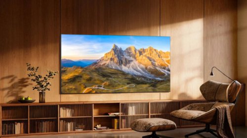 TV Premium TCL C8L Hadir dengan Teknologi SQD Mini LED dan Audio Bang &amp; Olufsen