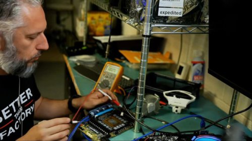 Viral! Pemilik Nekat Solder RTX 5090 Lightning Z Seharga $5.000