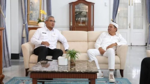 Farhan Akui Kinerja Penyapu Jalan Bandung Belum Efektif, Penyapu Jalan Diminta Datang Jam 4 Pagi, Kontrol Penyapu Jalan Akan Dilakukan Lewat Aplikasi, Program Anu Sasapu Bandung Tetap Berjalan, Dedi Mulyadi Sebelumnya Soroti 1.500 Penyapu Jalan, Provinsi Siapkan 100 Petugas Tambahan, Farhan Cek 1.500 Penyapu Jalan Bandung Jam 4 Pagi, Akui Banyak yang Belum Bersih