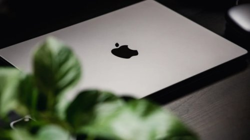 MacBook Pro M6 2026: Bocoran Desain Tipis &amp; Layar OLED Baru