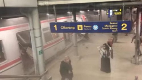 Kecelakaan KA dan KRL di Bekasi Timur, Dilaporkan Ada Kru Meninggal dan 3 Penumpang Terjepit