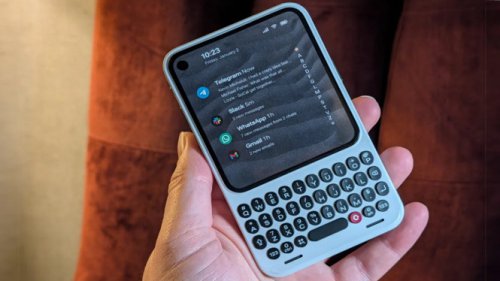 Clicks Communicator: HP QWERTY Android Resmi Punya Jadwal Rilis