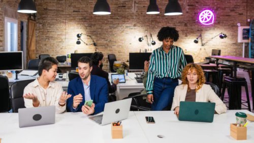 Cara Mengatasi Stres Kerja dengan AI Agar Kantor Lebih Seru