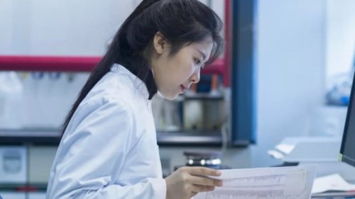Bahaya Halusinasi AI Rusak Kredibilitas Jurnal Ilmiah