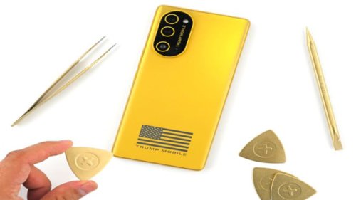 Desain dan Komponen Trump T1 Mirip HTC U24 Pro, Trump T1 dan HTC U24 Pro yang sangat mirip tanpa casing, Perbedaan Spesifikasi yang Terlihat, Asal Komponen dan Reparabilitas, Potensi Kehadiran dan Harga di Indonesia, Trump T1 Phone Bongkar Perbedaan Mengejutkan dengan HTC U24 Pro