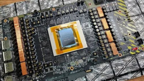 MSI RTX 5090 Lightning Z OCER: 40-Phase VRM, 3.45 GHz &amp; GDDR7 36 Gbps!