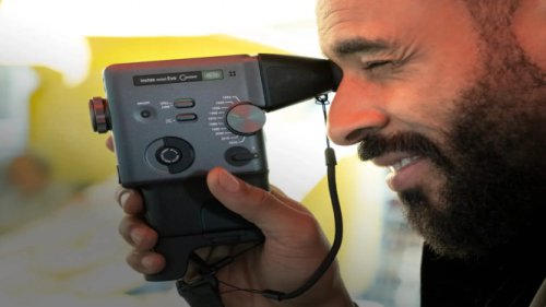 Instax Mini Evo Cinema: Inovasi Cetak Foto dengan Video QR Code