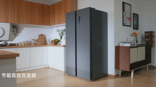 Desain Interior Cerdas: 18 Zona Penyimpanan untuk Kebutuhan Keluarga Besar, Sistem Sanitasi Revolusioner: Ion Perak untuk Antibakteri &amp; Penghilang Bau, Pendinginan Cerdas: Sirkulasi Udara 360&deg; &amp; Pembekuan Cepat 10 kg/12 Jam, Hemat Energi &amp; Senyap: Grade 1 Efisiensi &amp; Kebisingan 34 dB, Fitur Smart: Kendali via Mi Home &amp; Kompatibel dengan Xiao Ai, Ekosistem Xiaomi: Dari Kulkas hingga Alat Cukur &amp; Lampu Langit-Langit, Harga dan Ketersediaan, Kesimpulan: Kulkas Pintar Terbaik untuk Keluarga Indonesia?, Xiaomi Luncurkan Kulkas 636L dengan Deodorisasi Ion Perak &amp; Pembekuan Cepat!