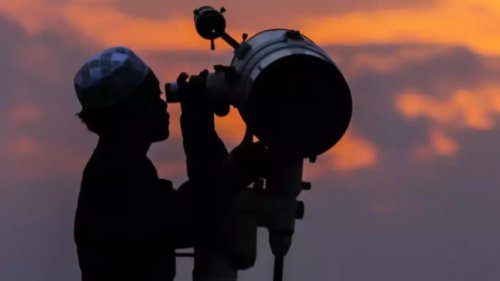 Rukyatul Hilal Gagal: Hilal Tidak Terlihat di 45 Titik Pemantauan, Data Astronomi: Konjungsi Terjadi Setelah Matahari Terbenam, Prediksi Hilal 18 Februari: Sudah Sangat Memungkinkan Terlihat, Landasan Fikih: Empat Mazhab dan Keputusan Muktamar NU, Ucapan Selamat dari Gus Yahya: Seruan Spiritual Menyambut Ramadhan, Perbandingan dengan Metode Lain: Apakah Akan Ada Perbedaan?, Kesimpulan: Keputusan yang Ilmiah, Syar&rsquo;i, dan Bijaksana, Ramadhan 1447 H Resmi Ditetapkan pada 19 Februari 2026 &mdash;Ini Alasan Ilmiah &amp; Fikih di Baliknya