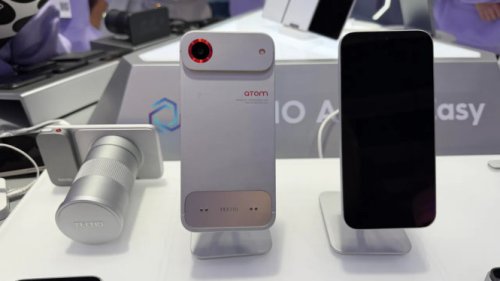 HP Modular Tecno Muncul di MWC, Usung Konsep Baterai Tumpuk