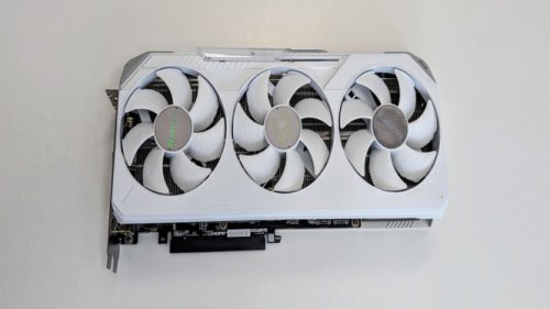 Gigabyte Radeon RX 9070 XT Gaming OC Ice: Review &amp; Performa