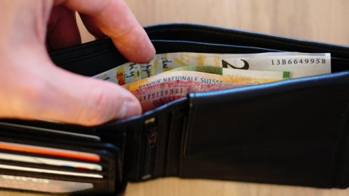 Top 7+ Cara Cerdas Mengatur Gaji Pertama agar Cepat Meraih Kebebasan Finansial, Karyawan Baru Perlu Tahu