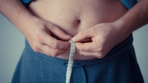 1. Melewatkan Makan untuk Menurunkan Berat Badan Lebih Cepat, 2. Cheat Day, 3. Camilan &ldquo;Sehat&rdquo;, 4. Konsistensi Adalah Kunci, Turun Berat Badan Gagal Terus? 4 Kesalahan &lsquo;Sepele&rsquo; Ini Bisa Jadi Biang Keroknya!