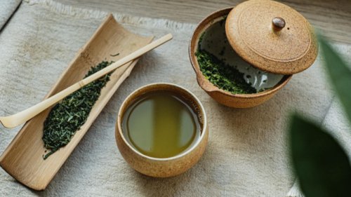 Mengapa Tidur Sering Dihubungkan dengan Penurunan Berat Badan?, Jenis Minuman yang Sering Dipasarkan Sebagai Pelangsing Sebelum Tidur, Apakah Ada Minuman yang Bisa Membantu Diet Secara Aman?, Tips Memilih Minuman Pelangsing yang Aman, Minuman Pelangsing Sebelum Tidur Apakah Benar Efektif?