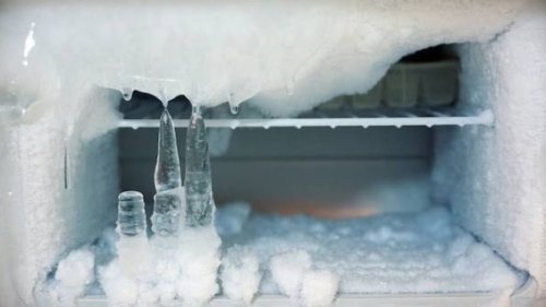 Top 5+ Kebiasaan Penyebab Bunga Es di Freezer dan Cara Praktis Mengatasinya