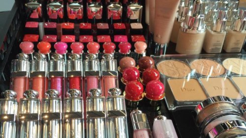 Jangan Asal Pakai! Ini 6 Tips Memilih Makeup yang Aman dari Kandungan Berbahaya