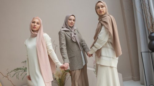 Trik Mix &amp; Match Koleksi Lama Agar Terlihat Baru di Hari Raya