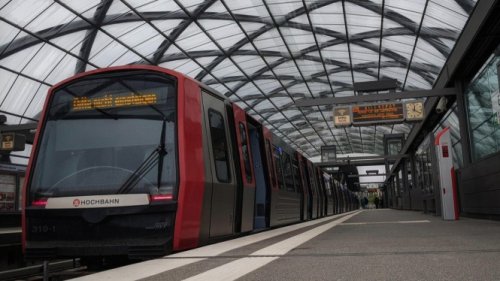 1. Stasiun Jakarta Kota, Jakarta, Stasiun Jakarta Kota, 2. Stasiun Manggarai, Jakarta, Stasiun Manggarai, 3. Stasiun Lampegan, Cianjur, 4. Stasiun Purwosari, Solo, 5. Stasiun Lawang, Malang, Daya Tarik Wisata Mistis, Top 5+ Stasiun Angker di Indonesia, Auranya Mencekam Setiap Kereta Singgah