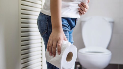 1. Urine cokelat tua, 2. Urine merah, 3. Urine hijau, 4. Urine kuning neon, 5. Urine berbusa atau bergelembung putih, Kaget! Warna Urine di Pagi Hari Bisa Jadi Cermin Stres dan Penyakit Serius