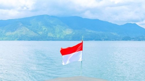 Pengen 17 Agustusan di Alam? Ini 5 Rekomendasi Tempat Pengibaran Bendera Merah-Putih yang Anti-Mainstream