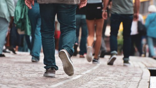 Viral Fart Walking Setelah Makan Siang, Beneran Bisa Bikin Kurus?