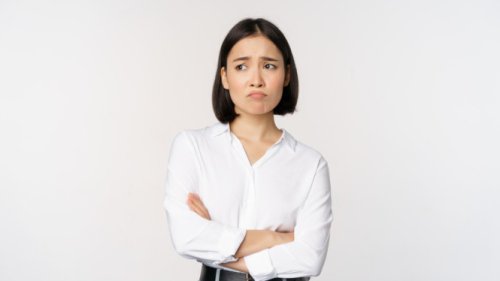 Ekspresi Apa yang Paling Cepat Bikin Keriput?, Kenapa Ekspresi Lebih Berbahaya Seiring Bertambah Usia?, Haruskah Kita Jadi Datar dan Nggak Ekspresif? Enggak juga!, 1.&nbsp;Face Yoga &amp; Pijat Wajah: Otot Rileks, Kerut Berkurang, 2.&nbsp;Gunakan Skincare yang Mendukung Elastisitas Kulit, 3.&nbsp;Pertimbangkan Botox (Opsional), Tips Sehari-Hari untuk Meminimalkan Kerutan karena Ekspresi, Sering Ngambek Bikin Cepet Keriput! Ini Alasan Ekspresi Wajah Bikin Aging Lebih Cepat!