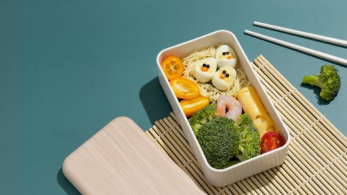 Prinsip Gizi Seimbang: PFC (Protein, Fat, Carbohydrate), 5 Ide Bekal Praktis &amp; Sesuai Lidah Indonesia, Bento Box Ala Indonesia: Menarik &amp; Rapi, Trik Efisiensi Senin Pagi, Top 5+ Ide Bekal Senin Bikin Semangat: Dari Bento Anak hingga Lunch Box Suami