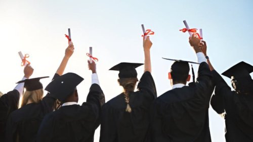 Viral Kisah Lulusan Oxford dengan Gelar PhD Jadi Kurir Makanan, Gelar Mentereng Nggak Jamin Dapat Kerja!
