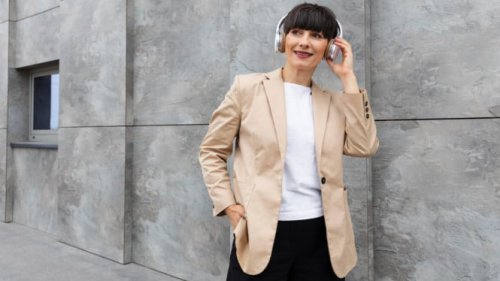Jumat Santai Tapi Tetap Stylish! Ini 5 Ide Outfit Casual Kantoran Biar Tetap Dilirik Tanpa Terlihat 'Terlalu Santai'