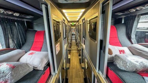 Bus Sleeper vs Kereta Ekonomi, Mana yang Lebih Worth It dari Jakarta ke Jawa Timur?