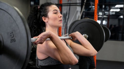 Tips Punya Bentuk Tubuh Ideal dengan Angkat Beban, Perkuat Fisik hingga Mental Perempuan