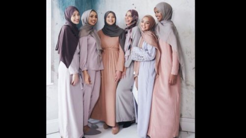 1. Nyaman Dipakai Seharian, 2. Warna Pastel yang Soft dan Menenangkan, 3. Cocok untuk Berbagai Bentuk Tubuh, 4. Fleksibel untuk Berbagai Acara, 5. Mudah Dipadukan dengan Aksesori dan Tren Lain, Tips Memilih Gamis Pastel Tunik yang Tepat, Top 5+ Gamis Pastel Tunik Jadi Favorit Kaum Hawa Bulan Ini