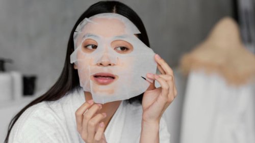 Mengapa Sheet Mask Begitu Digemari di 2025?, Rekomendasi Sheet Mask Terbaik 2025 Versi Netizen, Tips Memilih Sheet Mask untuk Kulit Glowing, Cara Menggunakan Sheet Mask untuk Hasil Maksimal, Tren Sheet Mask di 2025, Deretan Sheet Mask Terbaik dan Bikin Glowing di 2025, Viral di Media Sosial