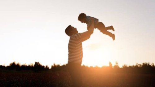 Ayah Absen dalam Pengasuhan? Ini Risiko Psikologis bagi Anak