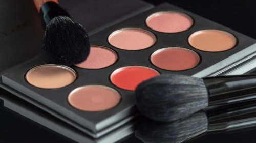 Pipi Terlihat Segar dan Cerah, Begini Cara Memilih Blush On Sesuai Skin Tone
