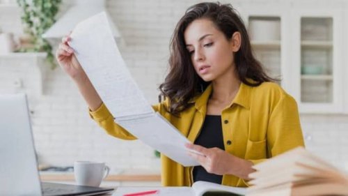 Top 10+ 'Lazy Girl Jobs' yang Viral, Gajinya Gak Kalah dari Karyawan Kantoran!