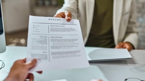 Kirim Banyak Lamaran Tapi Belum Dipanggil Interview? Ini Do's and Don'ts Bikin CV yang Disukai Rekruter