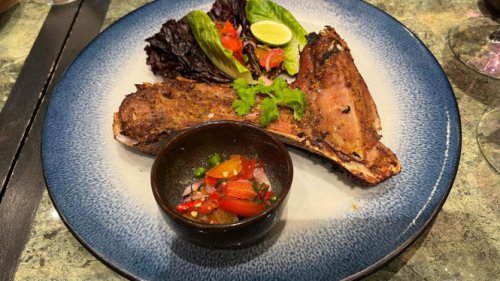 Meledak! Perpaduan Rahang Tuna Dabu-dabu dengan Nasi Daun Jeruk Bikin Menggoyang Lidah