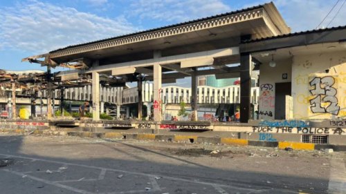Deretan Halte TransJakarta yang Rusak Parah Akibat Dibakar Massa