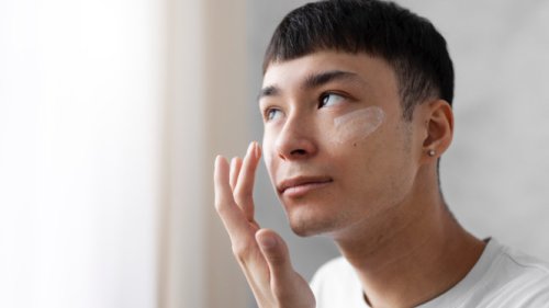 Ini Alasan Pria Tak Boleh Pakai Skincare Wanita