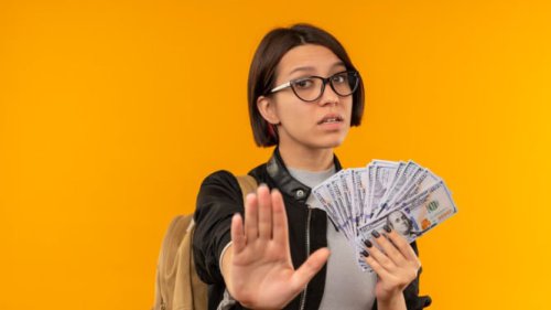 4 Kesalahan Kelas Menengah saat Berhemat yang Justru Bikin Boros, Fatal Banget!