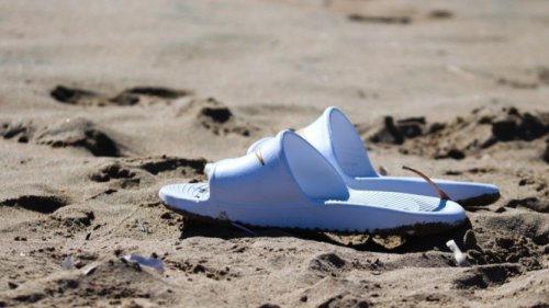 Top 10+ Merek Sandal Paling Nyaman di 2025: Ringan Banget, Cocok Buat ke Pantai