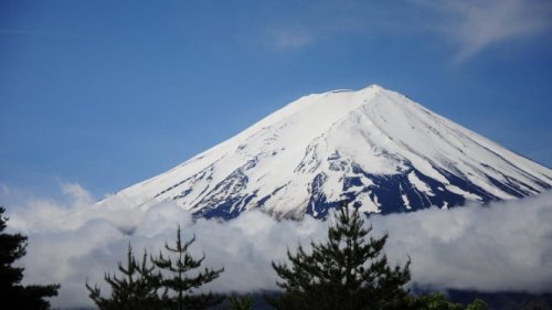 Penutupan Jalur Pendakian Gunung Fuji, Mengapa Pendakian di Luar Musim Berbahaya?, Langkah Pengelolaan Pendakian oleh Pemerintah, Tips Aman untuk Menikmati Gunung Fuji, Bahaya Musim Dingin, Pendakian ke Gunung Fuji Ditutup Sampai Tahun Depan