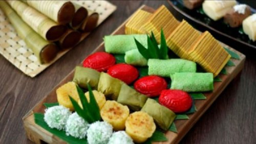 1. Kue Cubit, 2. Kue Leker, 3. Kue Cubur, 4. Onde-Onde, 5. Roti Ketawa, 6. Kue Cucur, 7. Kue Tete, 8. Kue Pancong, 9. Kue Ape, 10. Getuk Lindri, Top 10+ Jajanan Legendaris dengan Nama Unik yang Bikin Penasaran, Sudah Pernah Coba?