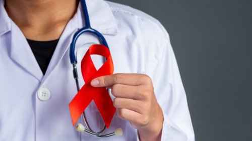 Jangan Abaikan Nyeri Pinggang, Bisa Jadi Gejala Kanker Darah Multiple Myeloma