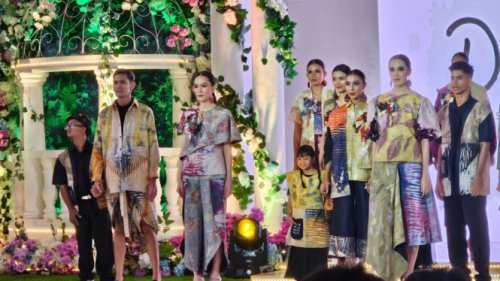 Keren! Karya Kolaborasi Anak SLB Negeri 4 untuk Fashion Show 'Karya Setara'