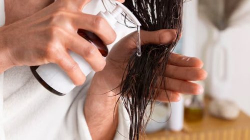 Top 7+ Cara Mengeringkan Rambut Tanpa Hair Dryer, Cepat dan Bebas Kusut