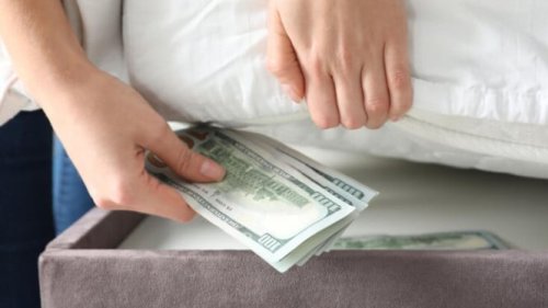Masih Menyimpan Uang di Bawah Bantal? Ini 5 Tempat Paling Aman Menyimpan Uang di Rumah Menurut Feng Shui